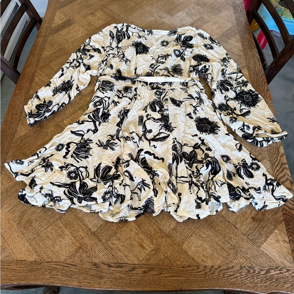 AVA & VIV Plus 1X Ivory Black Floral Tie Waist Dress Long Sleeve with Pockets - Picture 7 of 7